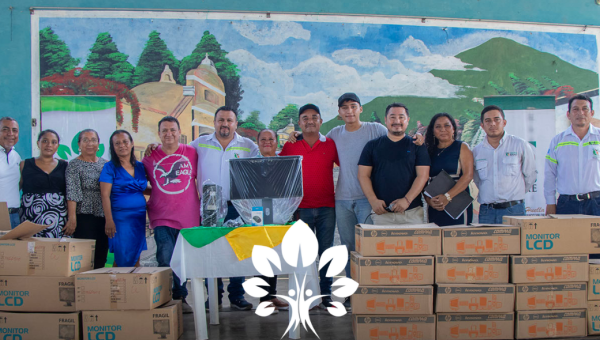 Sembramos oportunidades: nuevas computadoras para estudiantes en San Marcos